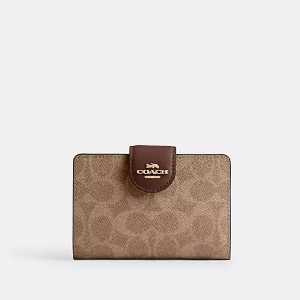 Coach Medium Corner zip Bifold Wallet